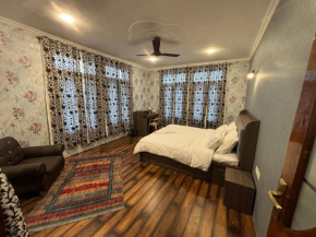 Sign Kashmir Home Stay